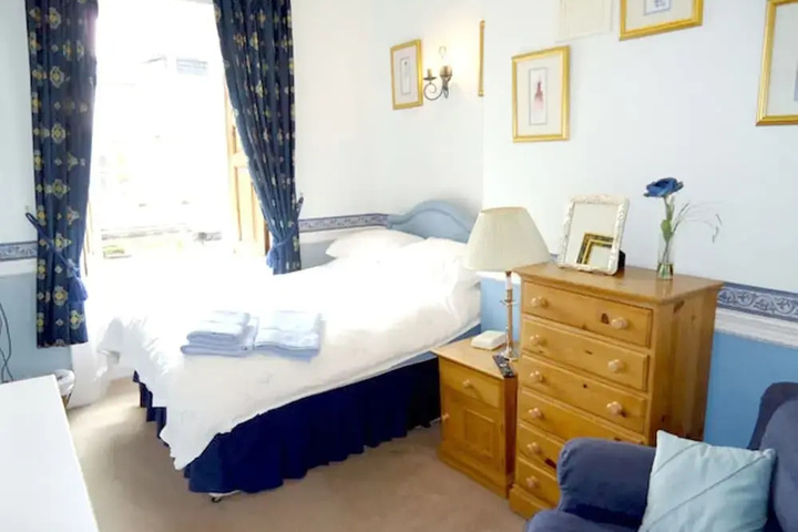 Room 3 of 35