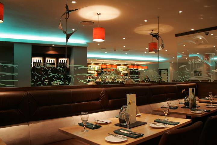 Dining 36 of 77