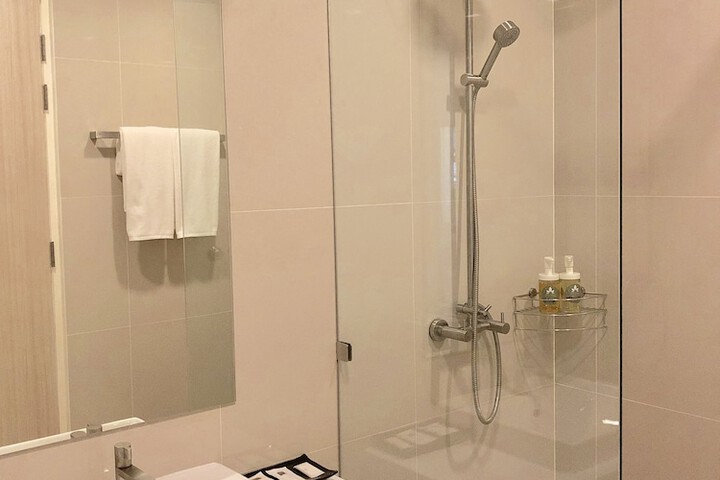 Room 8 of 22