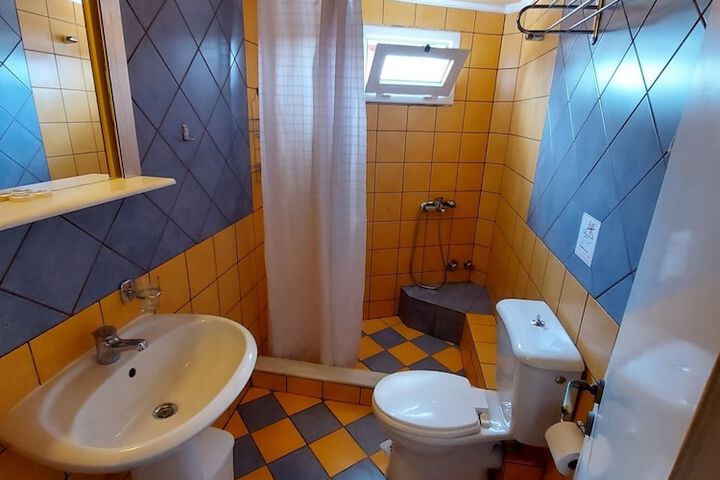 Room 88 of 103