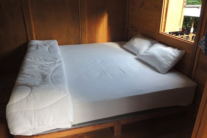 Room 6 of 27
