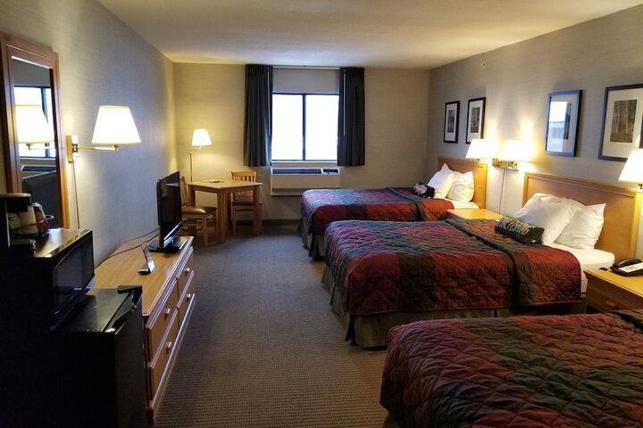 Classic 2 Queen Beds (4 of 15)