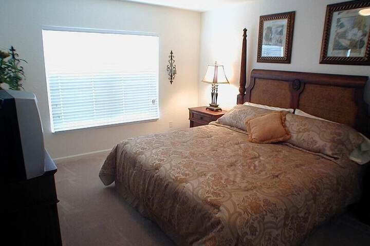 Room 6 of 24