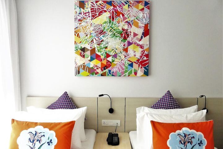 Room 20 of 33