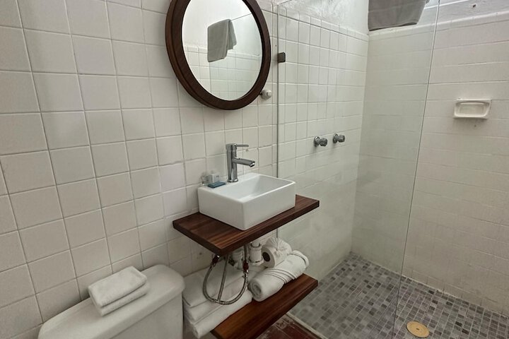 Room 24 of 26