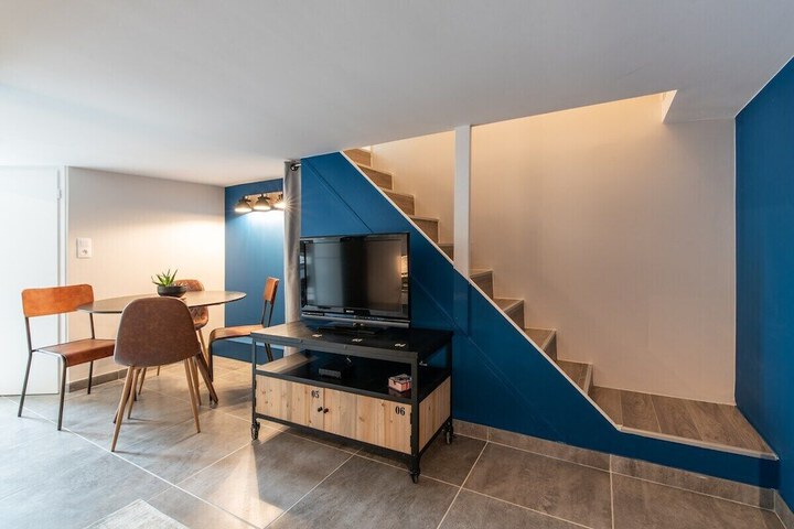 Lounge 19 of 23