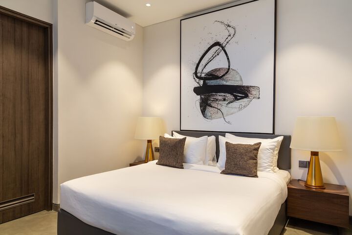 Room 8 of 43