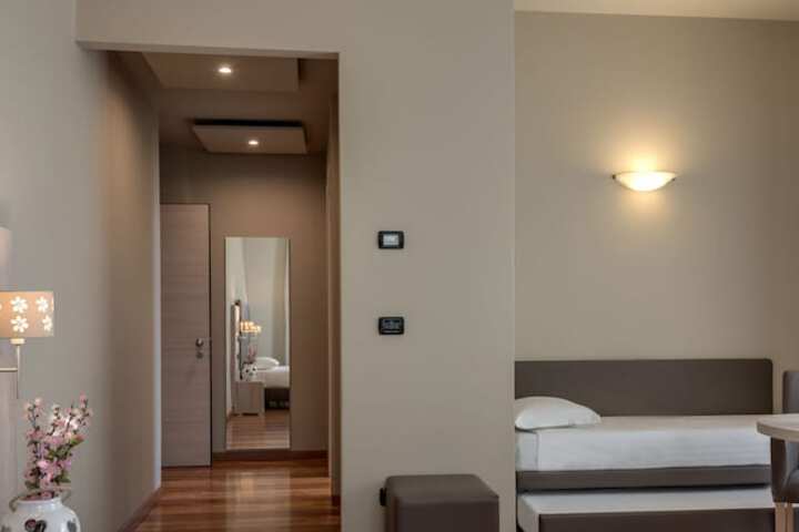 Room 4 of 55