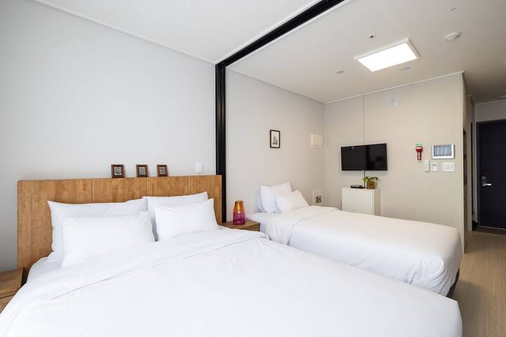 Room 5 of 26