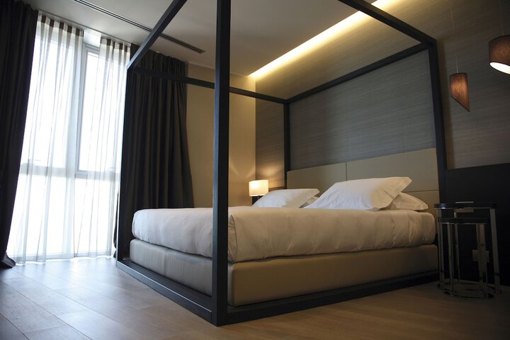 Room 31 of 105