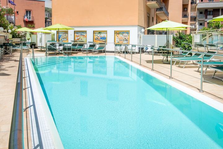Hotel with Pool