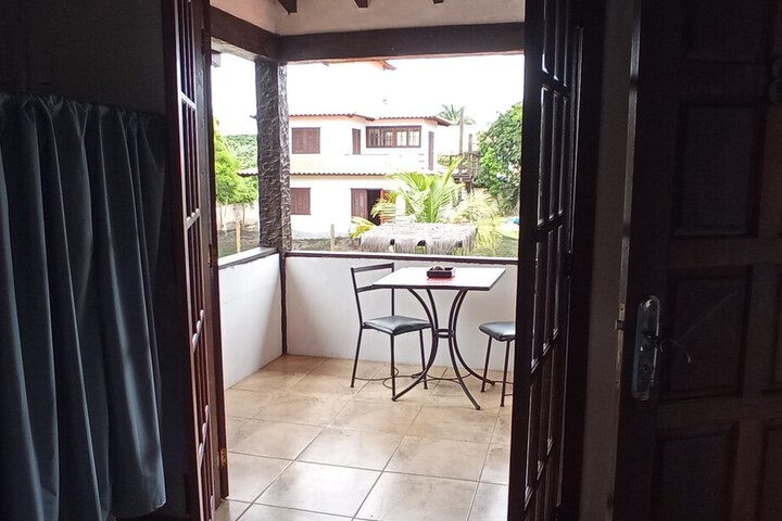 Room 9 of 12