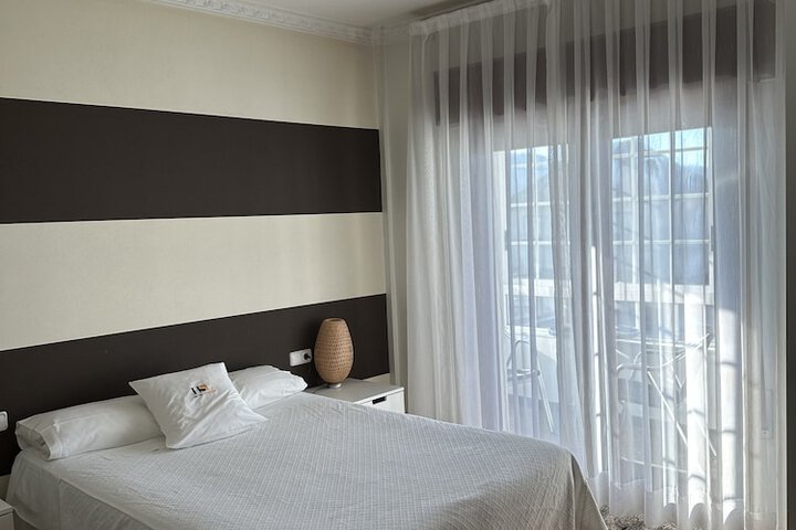 Room 8 of 62