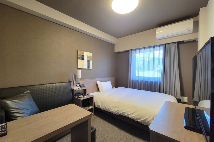 Room 4 of 26