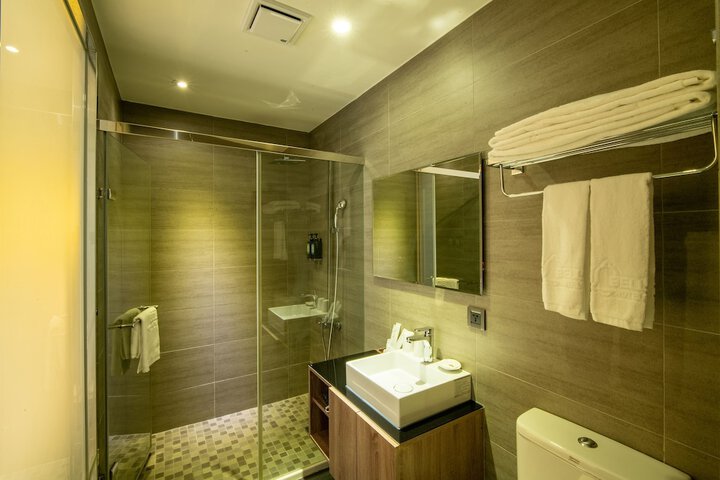 Room 29 of 32