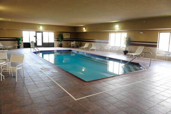 Pool Hotel
