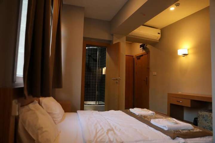 Room 14 of 26