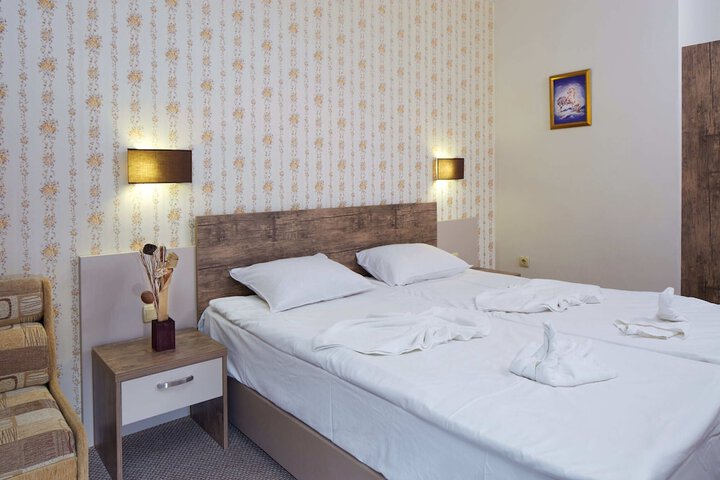Room 12 of 23