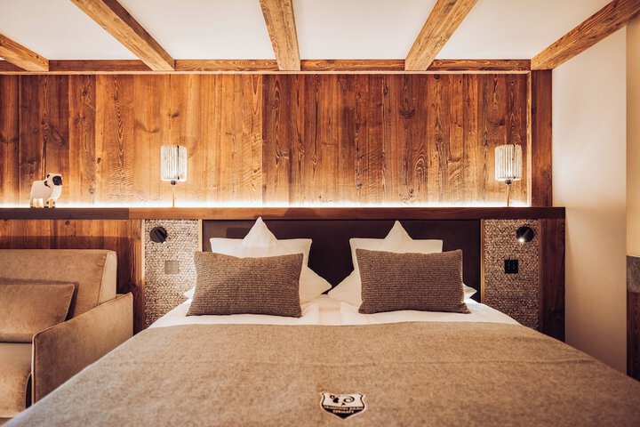 Room 32 of 102