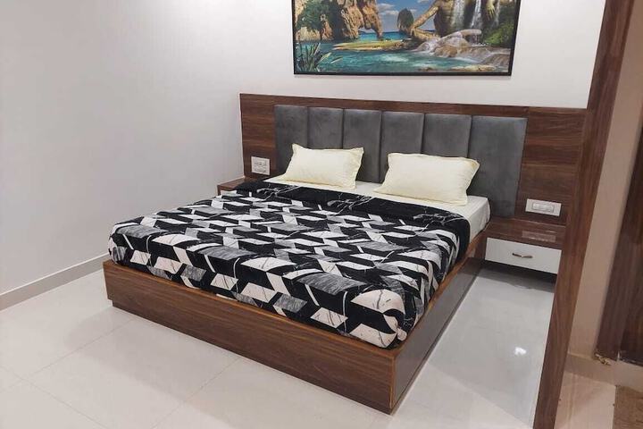 Room 4 of 22