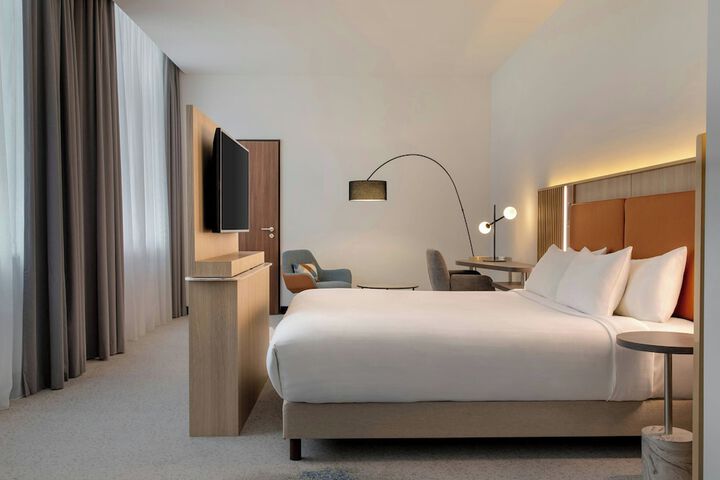 Room 16 of 57