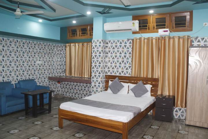 Room 8 of 26