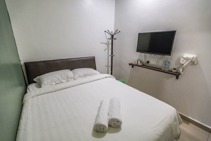Room 4 of 34
