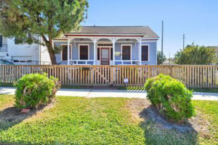 Exterior of Blue Oasis 2 Br home by RedAwning