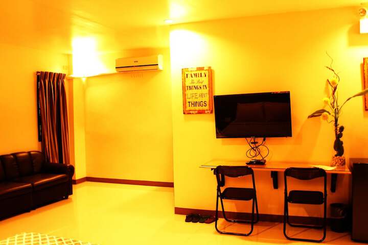 Room 13 of 31