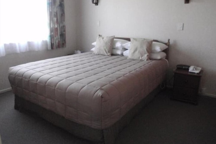 Room 4 of 15
