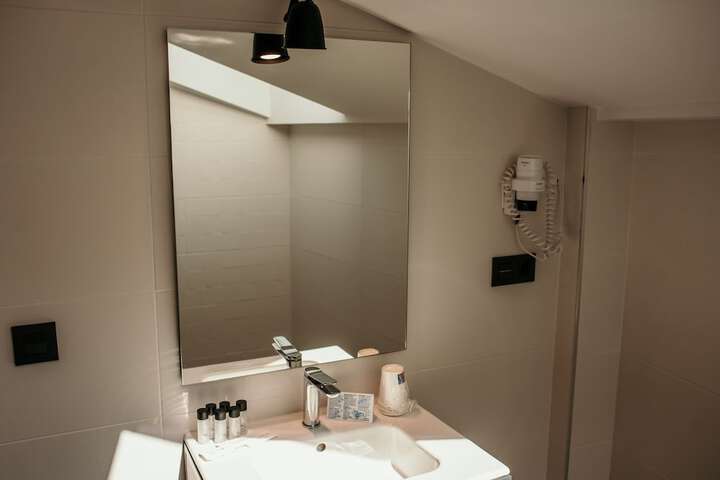 Room 52 of 72