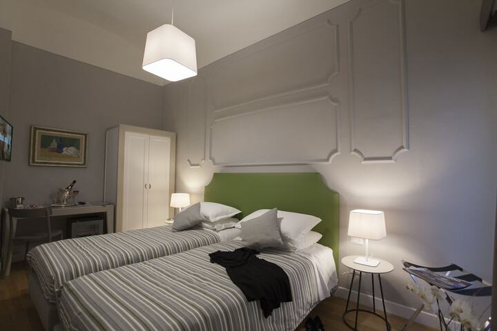 Room 13 of 96