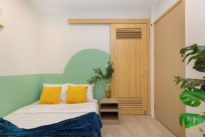 Room 45 of 299