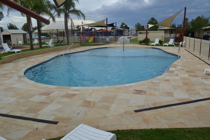 Pool 9 of 17