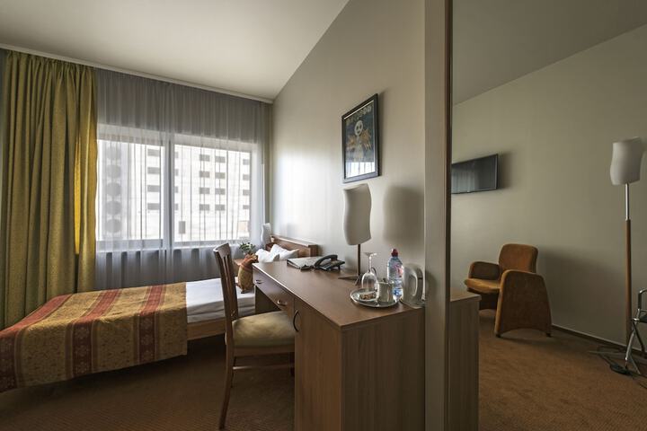 Room 20 of 45