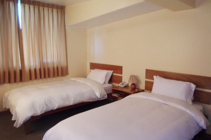 Room 7 of 33