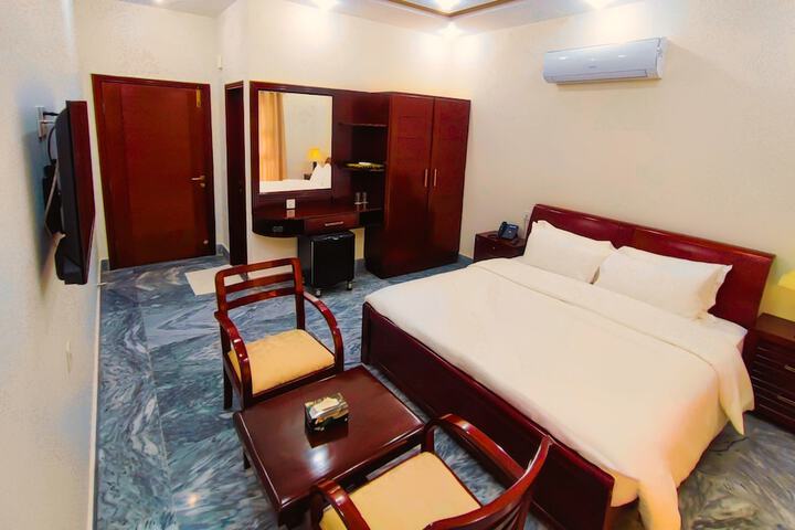 Room 5 of 22