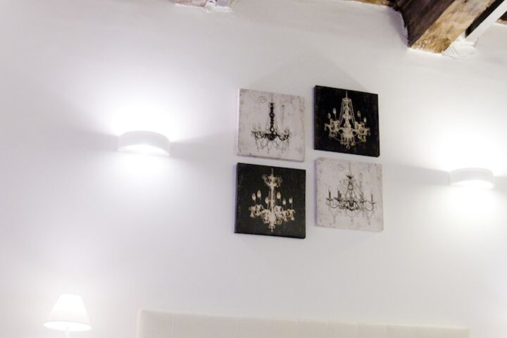 Room 14 of 32