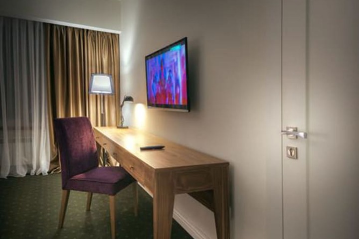 Room 17 of 54