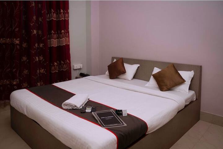 Room 2 of 6