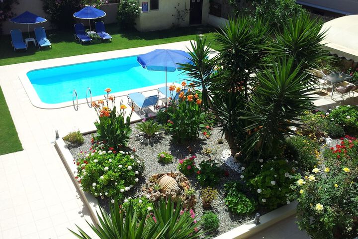Hotel with Pool