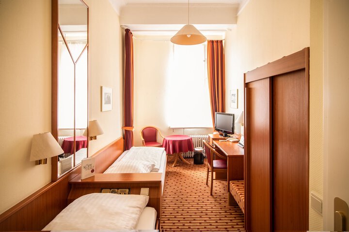 Room 23 of 41