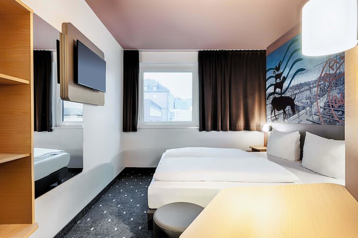 Room 3 of 30