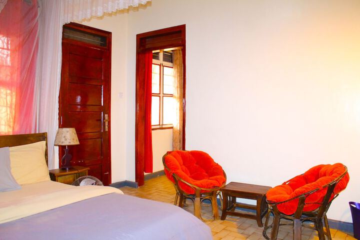 Room 9 of 50