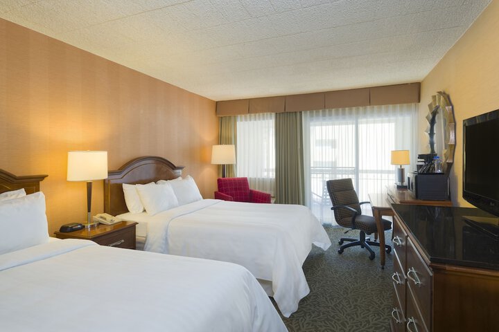 Club Double Room with 2 Double Beds (1 of 3)