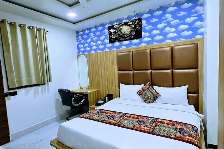 Room 25 of 60