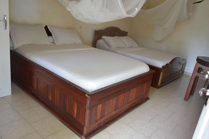 Room 15 of 33