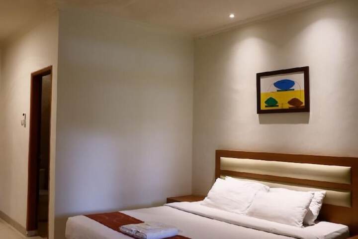 Room 13 of 90