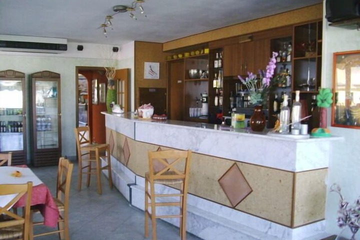 Lounge 19 of 28