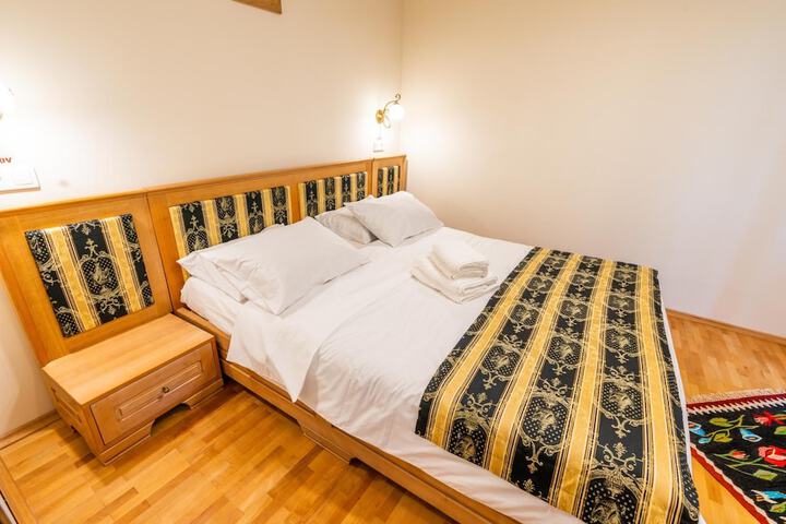 Room 8 of 54